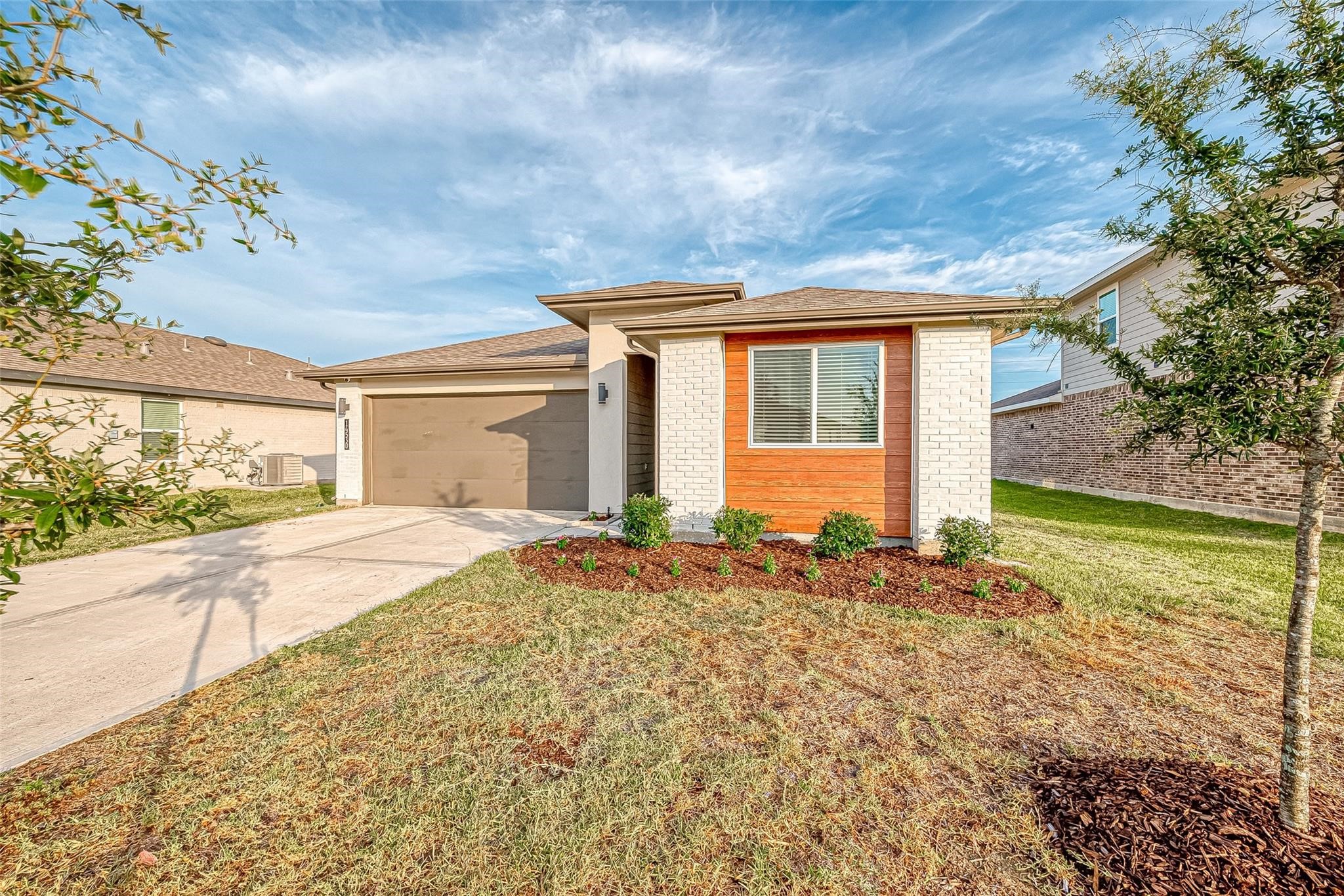 14530 Raintree Drive Baytown, TX 77523 - Photo 3 of 41