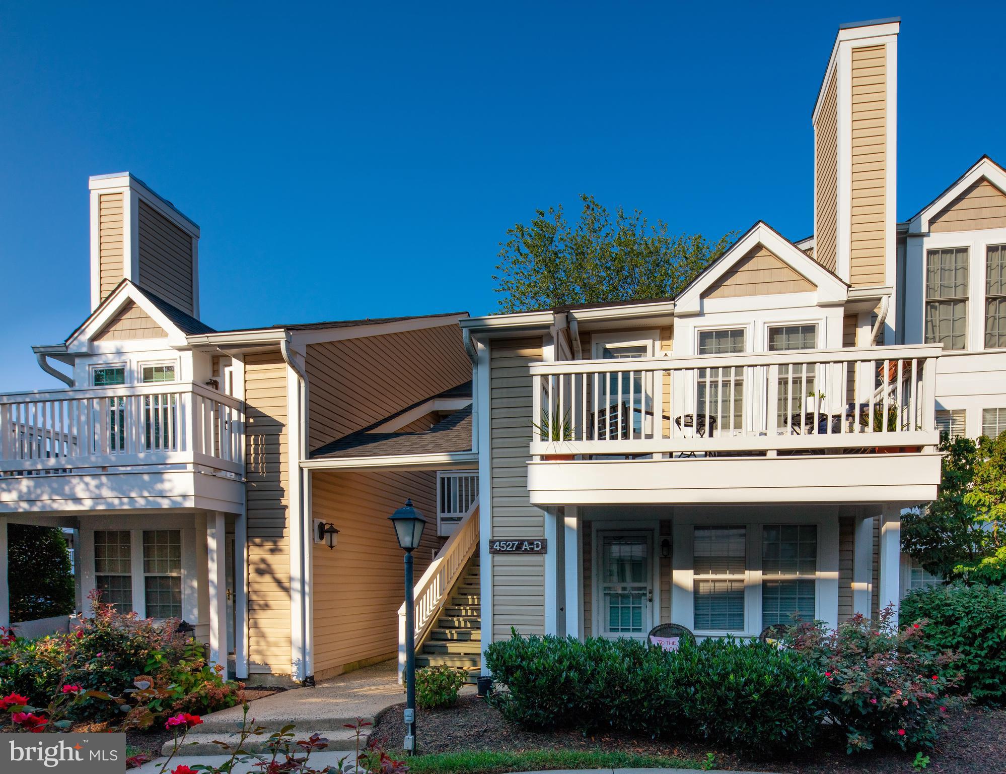 Beautiful garden style condo