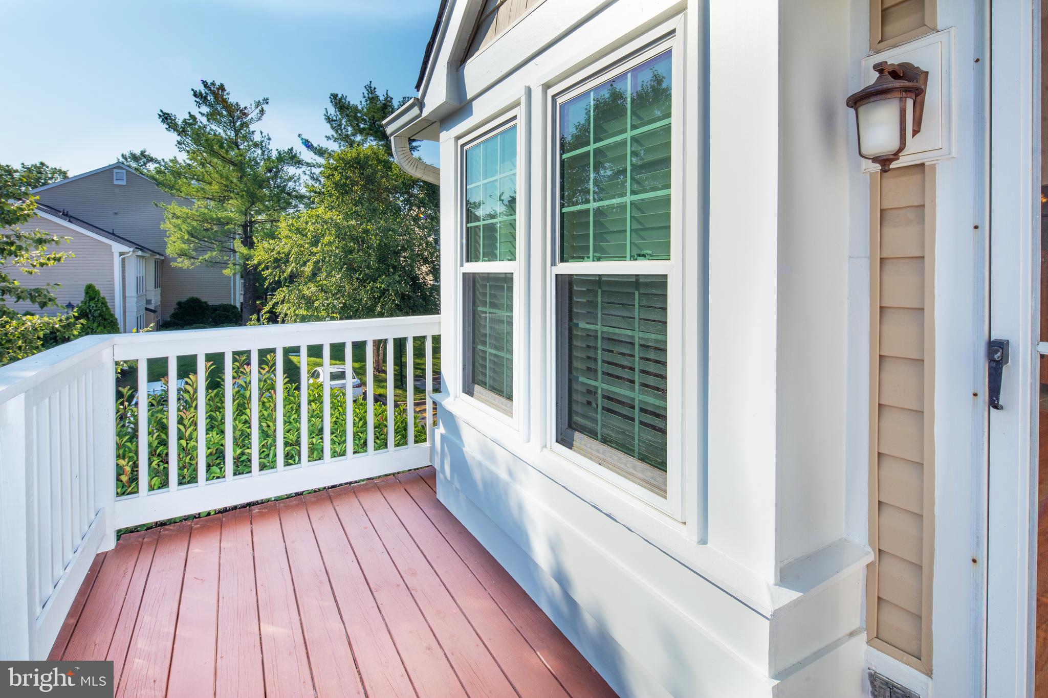 4527 28th Road South, Unit B Arlington, VA 22206 - Photo 12 of 33 Balcony