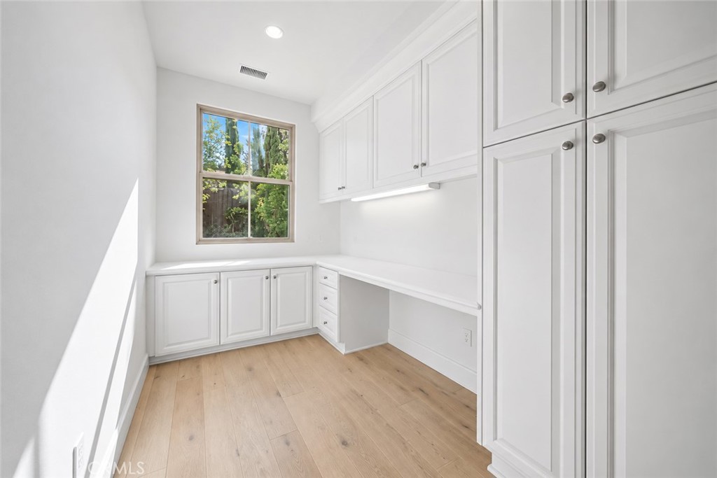 34 Mapleton Irvine, CA 92620 - Photo 7 of 18 Gallery Image 7