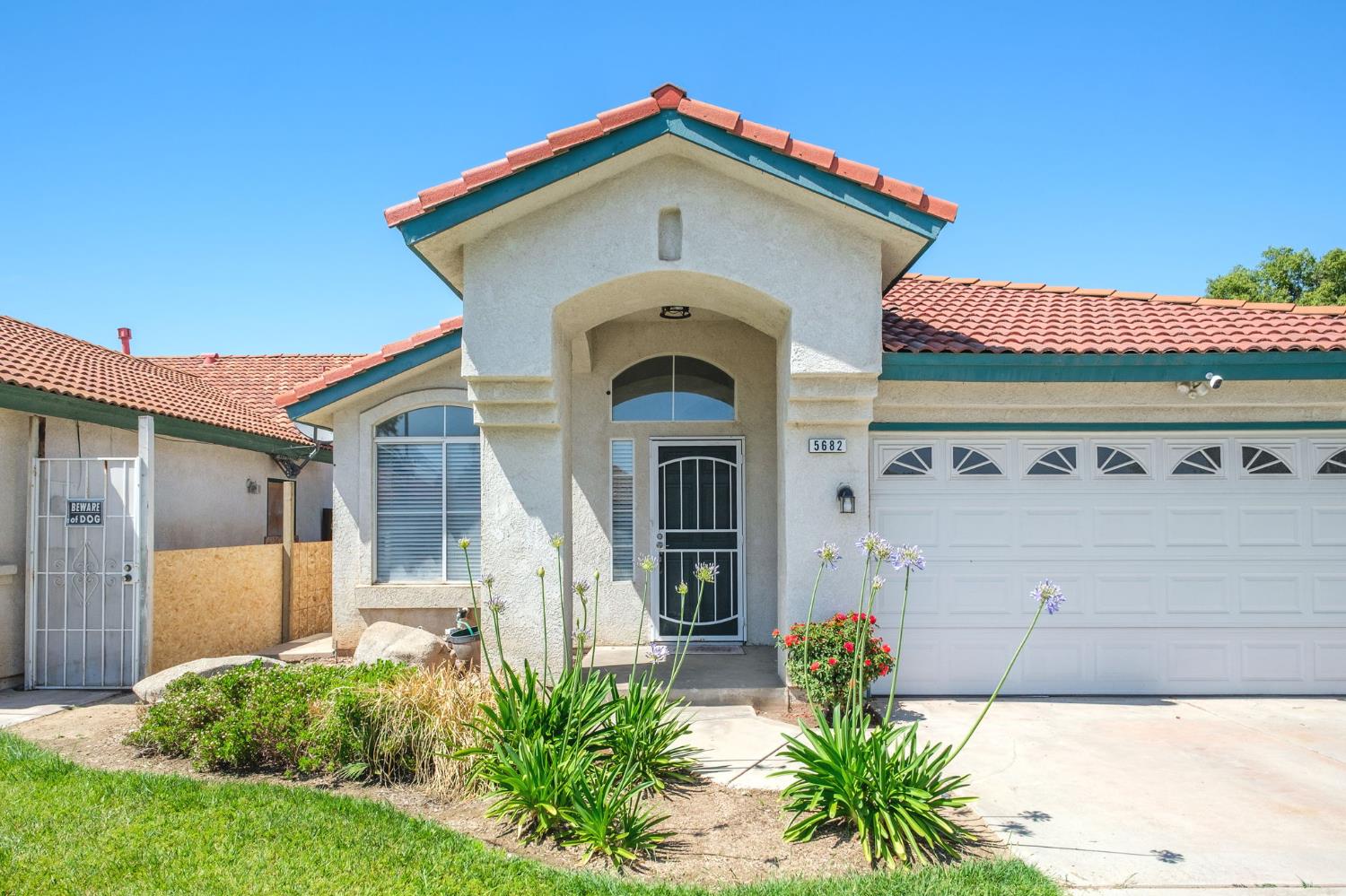 5682 West Sample Avenue Fresno, CA 93722 - Photo 4 of 25