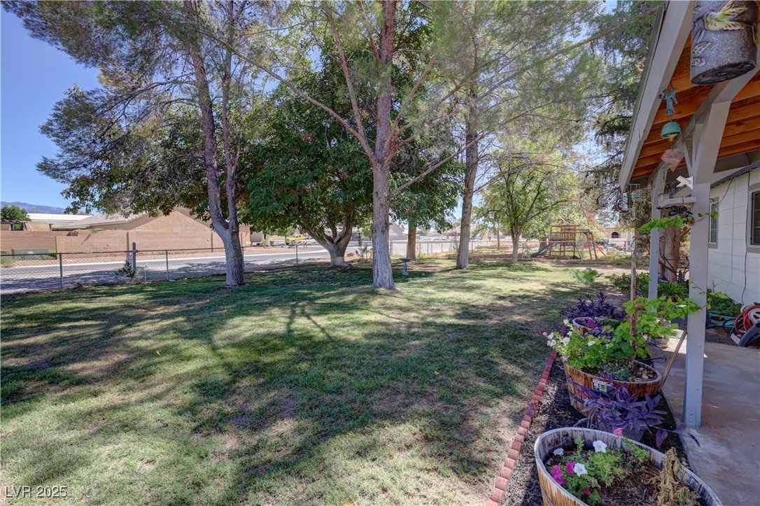 3920 Point Drive Pahrump, NV 89060 - Photo 5 of 45 Front Yard