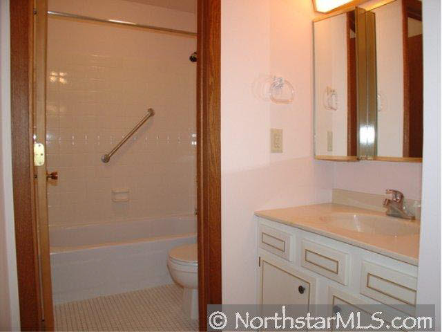 8952 Neill Lake Road, Unit 163 Eden Prairie, MN 55347 - Photo 3 of 10 Gallery Image 3