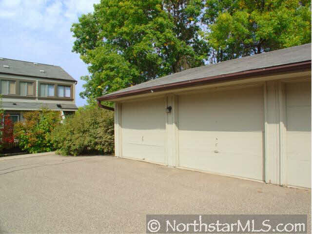 8952 Neill Lake Road, Unit 163 Eden Prairie, MN 55347 - Photo 6 of 10 Gallery Image 6