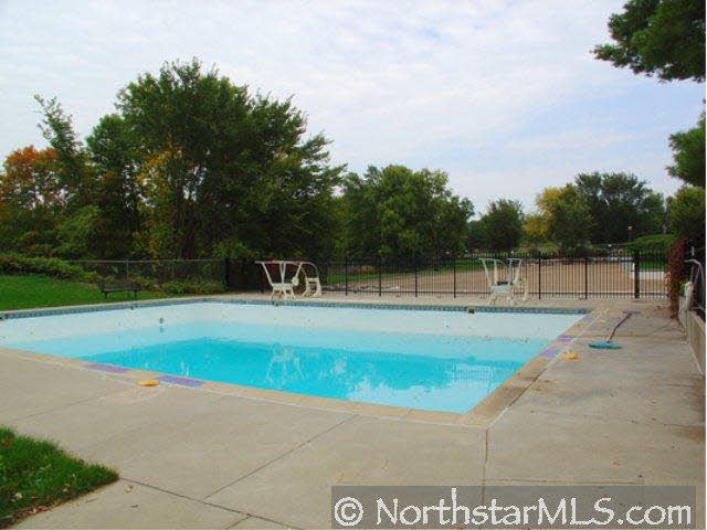 8952 Neill Lake Road, Unit 163 Eden Prairie, MN 55347 - Photo 8 of 10 Gallery Image 8