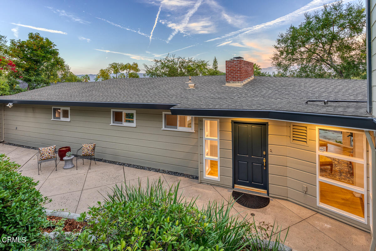 1707 Kaweah Drive Pasadena, CA 91105 - Photo 3 of 41 a view of a backyard with plants