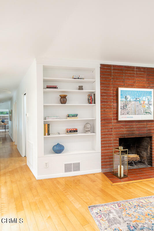 1707 Kaweah Drive Pasadena, CA 91105 - Photo 23 of 41 a view of kitchen and living room