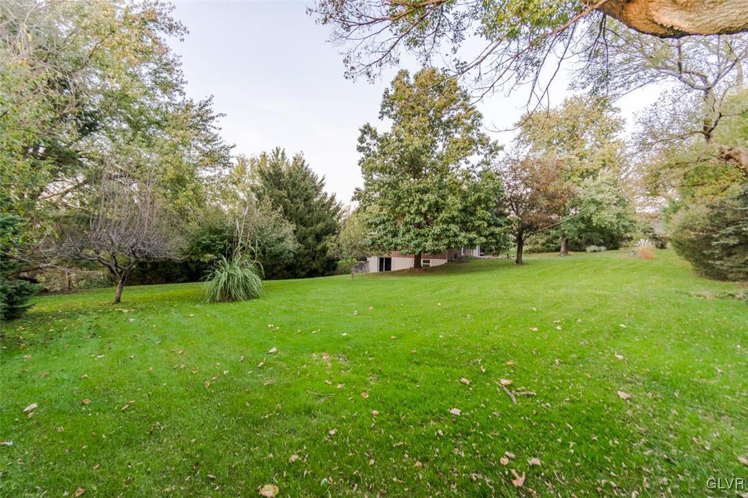 5742 Old Carriage Road Bath, PA 18014 - Photo 7 of 26 Gallery Image 7