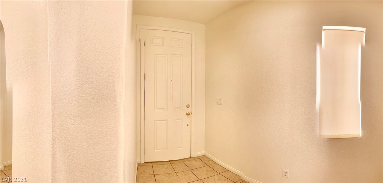 6231 Sunset Spring Avenue Las Vegas, NV 89122 - Photo 6 of 39