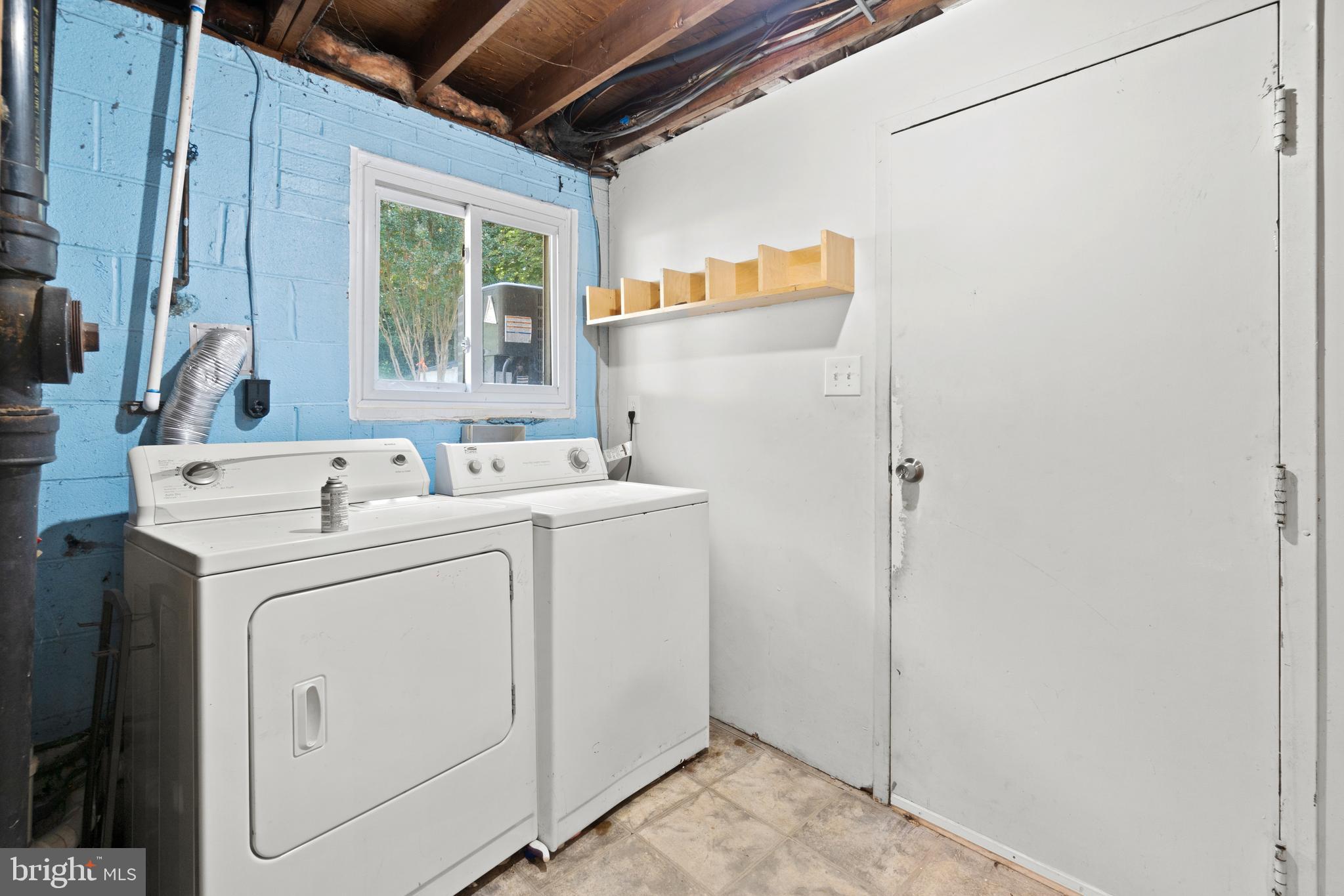 7908 Hart Road Fort Washington, MD 20744 - Photo 20 of 23 Laundry area and garage access.