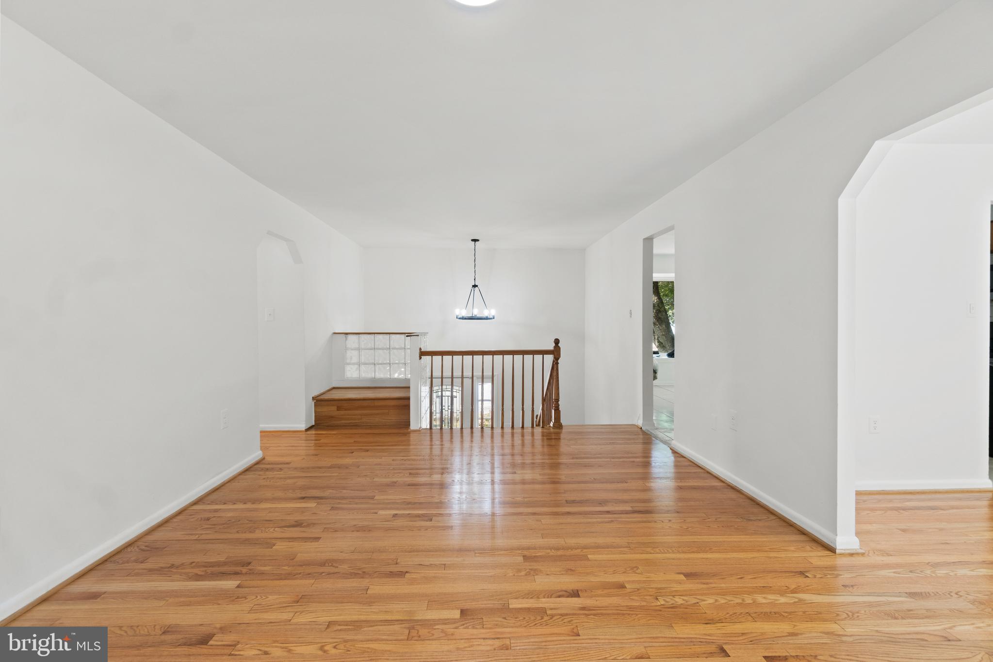 7908 Hart Road Fort Washington, MD 20744 - Photo 4 of 23 Living Room