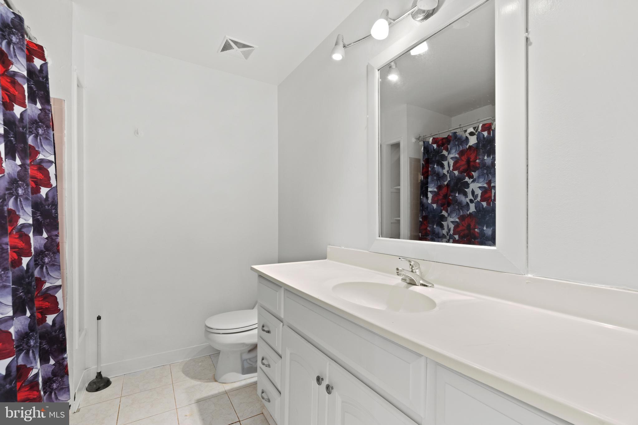 7908 Hart Road Fort Washington, MD 20744 - Photo 8 of 23 Bathroom 2