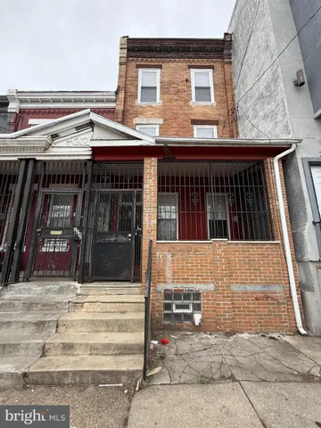 a view of house with a outdoor space