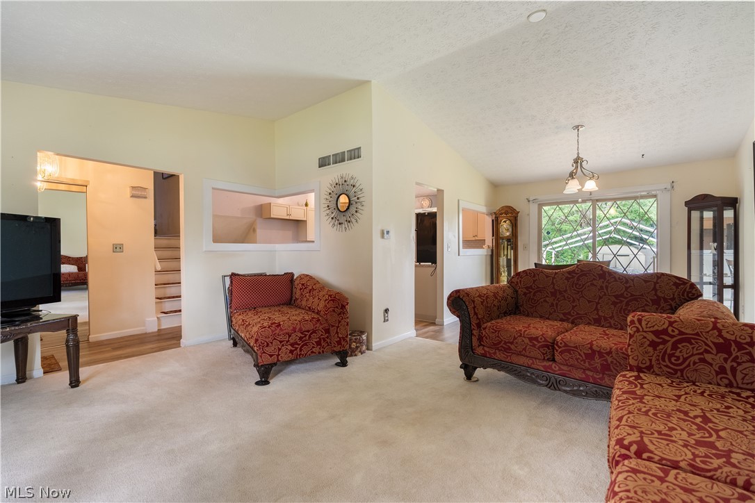 1977 Massillon Road Akron, OH 44312 - Photo 3 of 23 Living Room