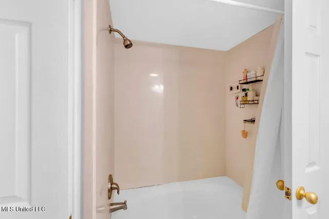 $97,900 | 209 Molokai, Unit C, Diamondhead, MS 39525