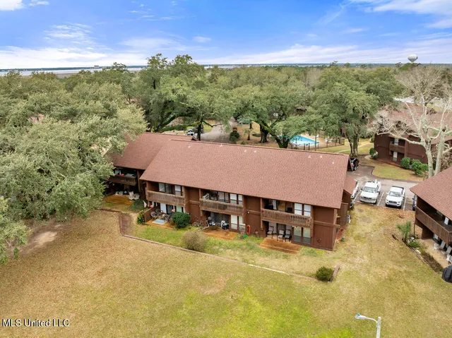 $97,900 | 209 Molokai, Unit C, Diamondhead, MS 39525