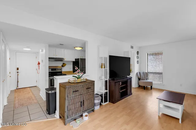 $97,900 | 209 Molokai, Unit C, Diamondhead, MS 39525