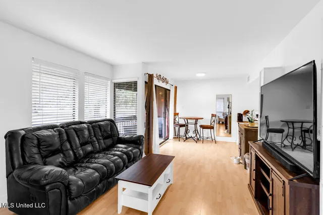 $97,900 | 209 Molokai, Unit C, Diamondhead, MS 39525