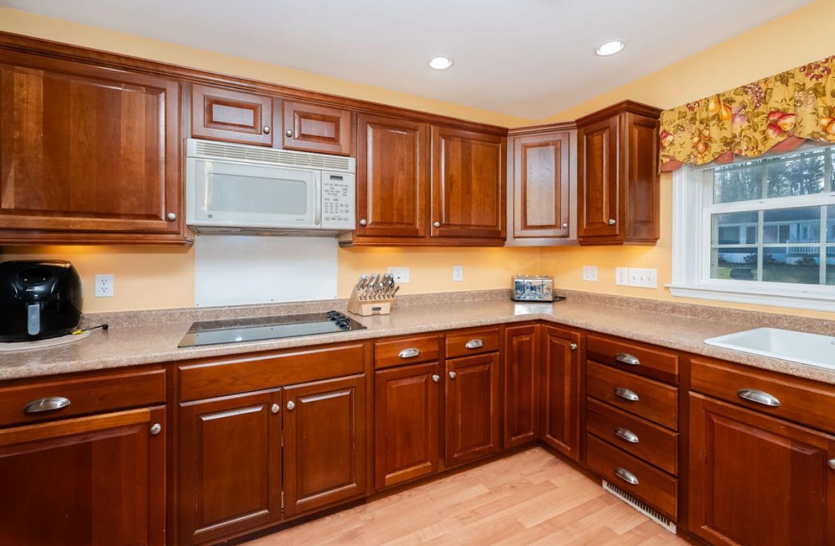 10 Tumbleweed Drive Rochester, NH 03867 - Photo 15 of 40