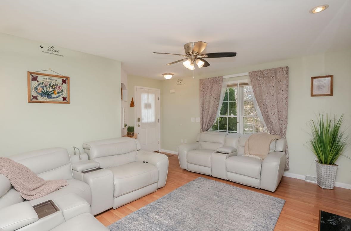 10 Tumbleweed Drive Rochester, NH 03867 - Photo 3 of 40