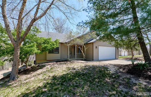 $439,900 | 157 South Kings Road, Lake Sherwood, MO 63357