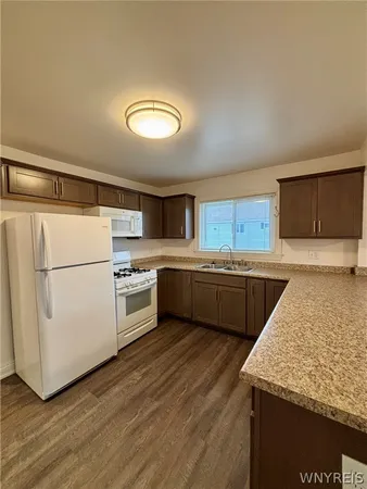 $1,495 | 77 Laverack Avenue, Unit 4, Lancaster, NY 14086