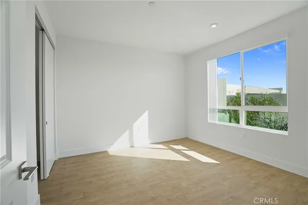 $1,644 | 8750 Sepulveda Boulevard, Unit 301, North Hills, CA 91343