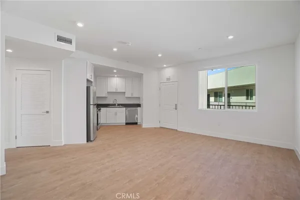 $1,644 | 8750 Sepulveda Boulevard, Unit 301, North Hills, CA 91343