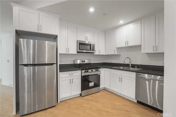 $1,644 | 8750 Sepulveda Boulevard, Unit 301, North Hills, CA 91343