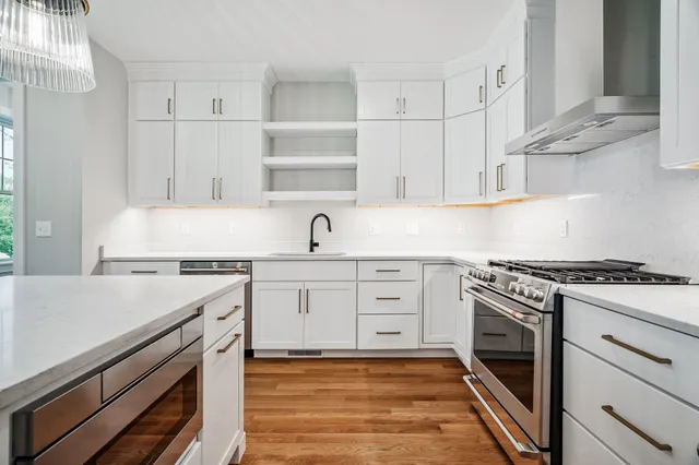 $1,299,900 | 330 High Street, Hampton, NH 03842