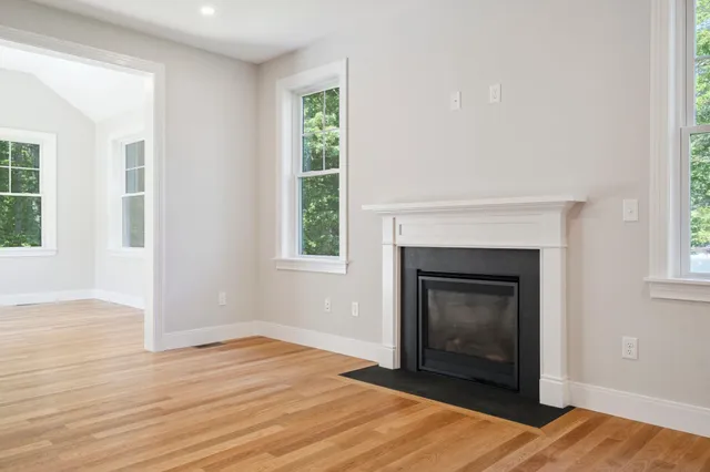 $1,299,900 | 330 High Street, Hampton, NH 03842