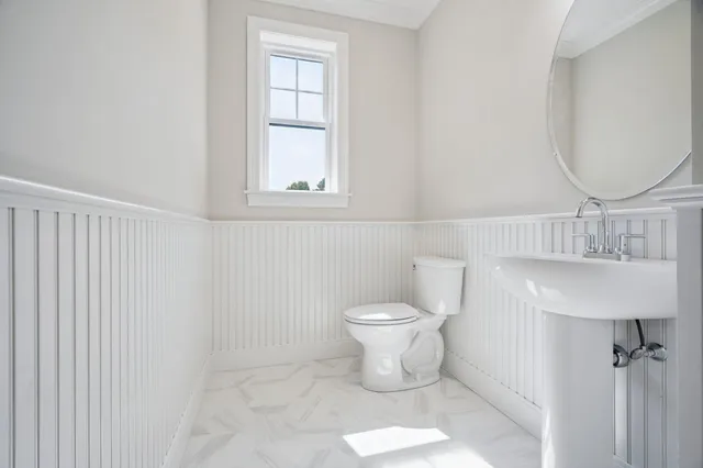 $1,299,900 | 330 High Street, Hampton, NH 03842