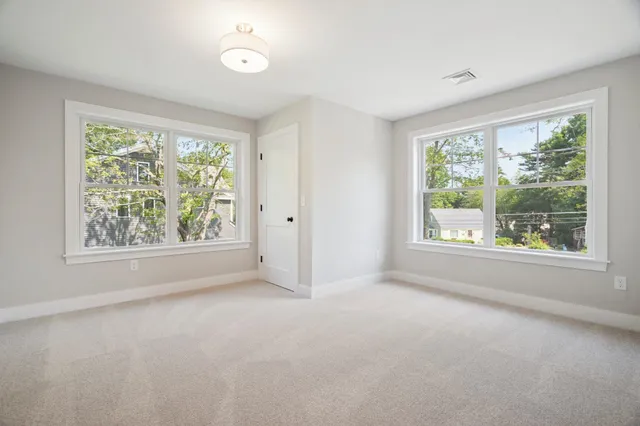 $1,299,900 | 330 High Street, Hampton, NH 03842