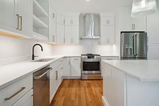 $1,299,900 | 330 High Street, Hampton, NH 03842