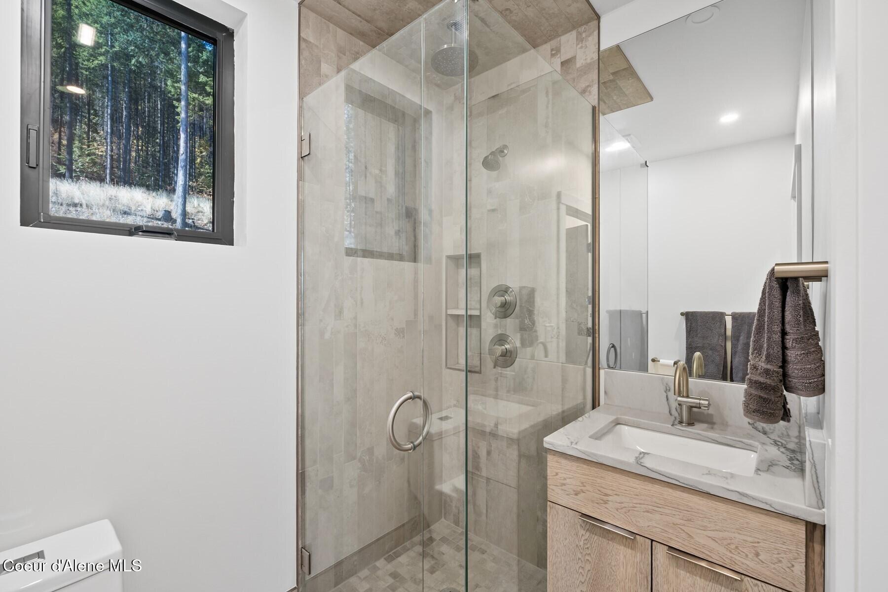 1376 Less Traveled Road Sagle, ID 83860 - Photo 33 of 61 30