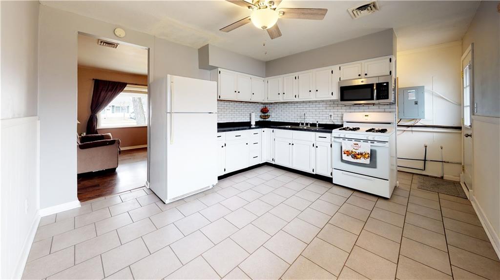 1543 Roberts Road Franklin, IN 46131 - Photo 6 of 21 Gallery Image 6