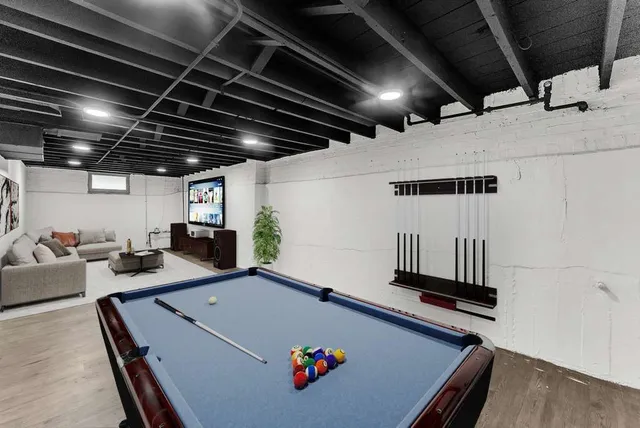 $239,990 | 17908 Commercial Avenue, Lansing, IL 60438