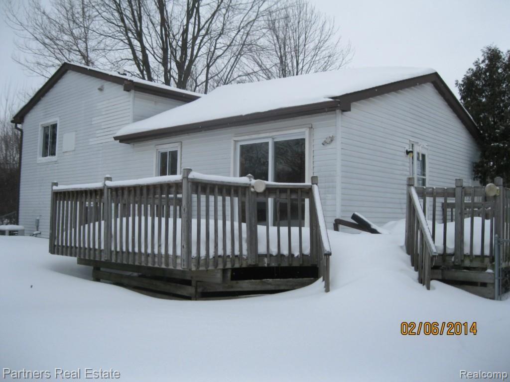 9201 West Allen Road Fowlerville, MI 48836 - Photo 11 of 11 Rear View.jpg