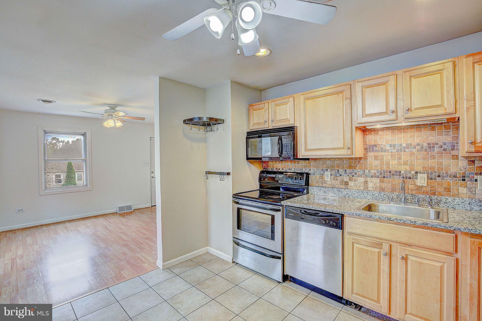 1710 Earhart Road Baltimore, MD 21221 - Photo 3 of 30 Gallery Image 3