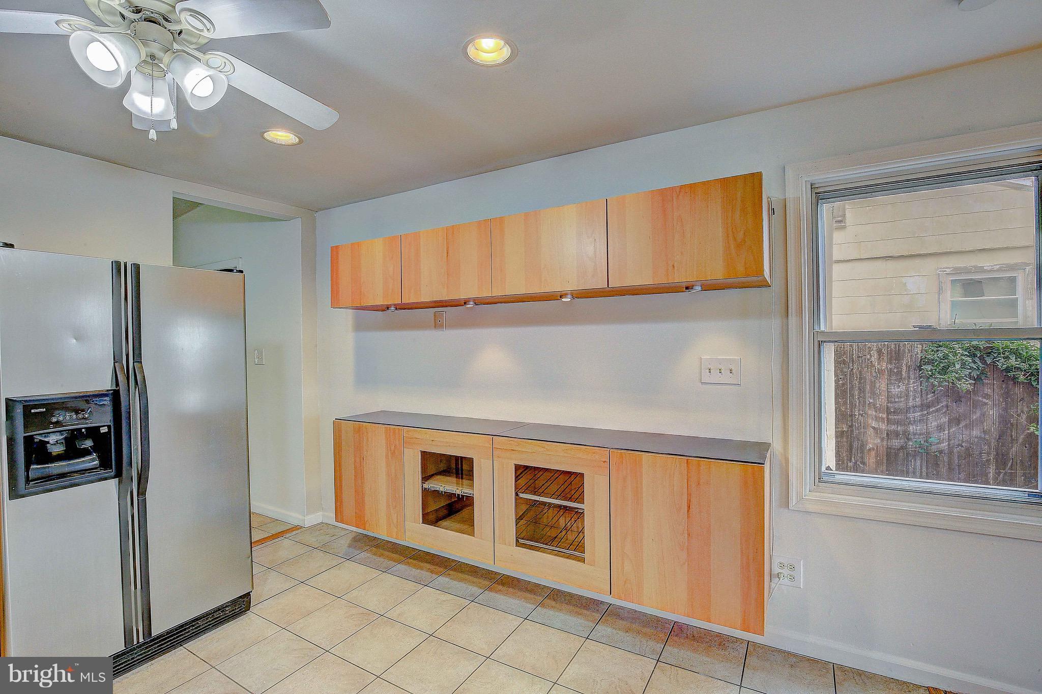 1710 Earhart Road Baltimore, MD 21221 - Photo 5 of 30 Gallery Image 5