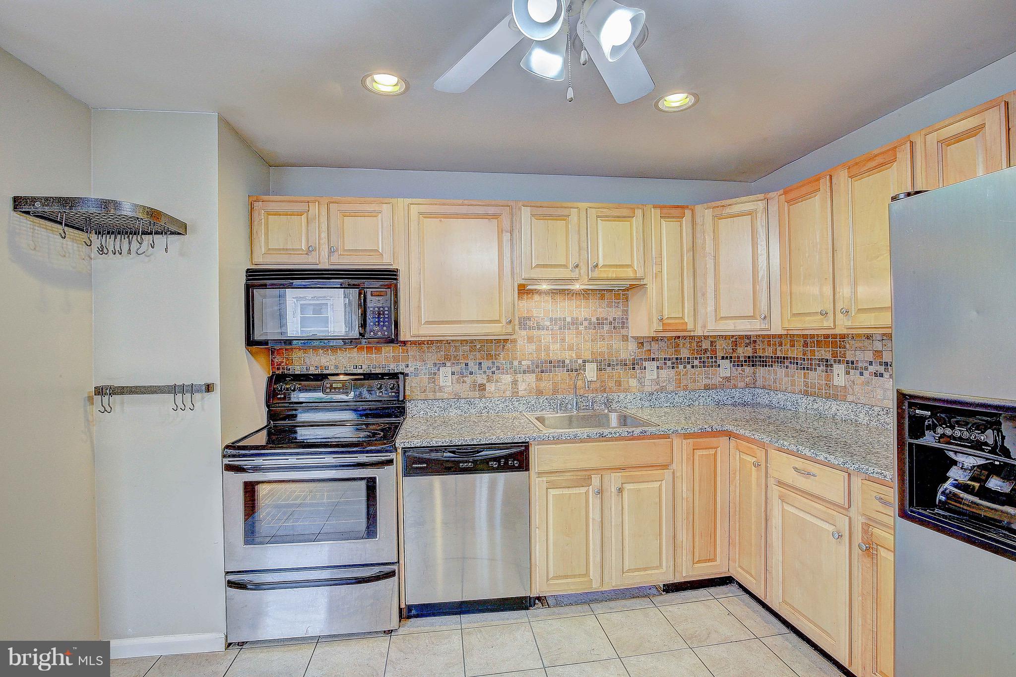 1710 Earhart Road Baltimore, MD 21221 - Photo 6 of 30 Gallery Image 6