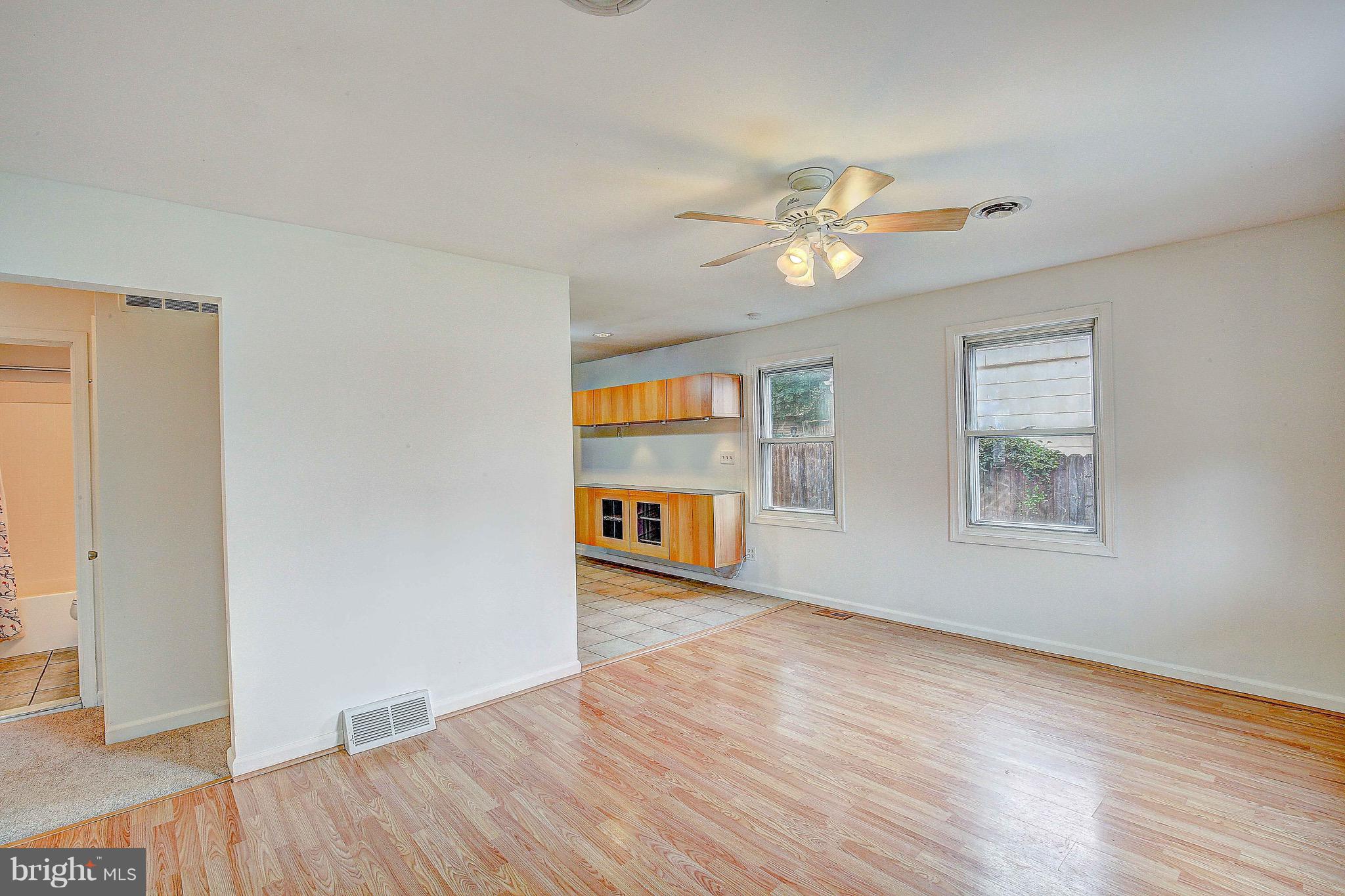 1710 Earhart Road Baltimore, MD 21221 - Photo 9 of 30 Gallery Image 9