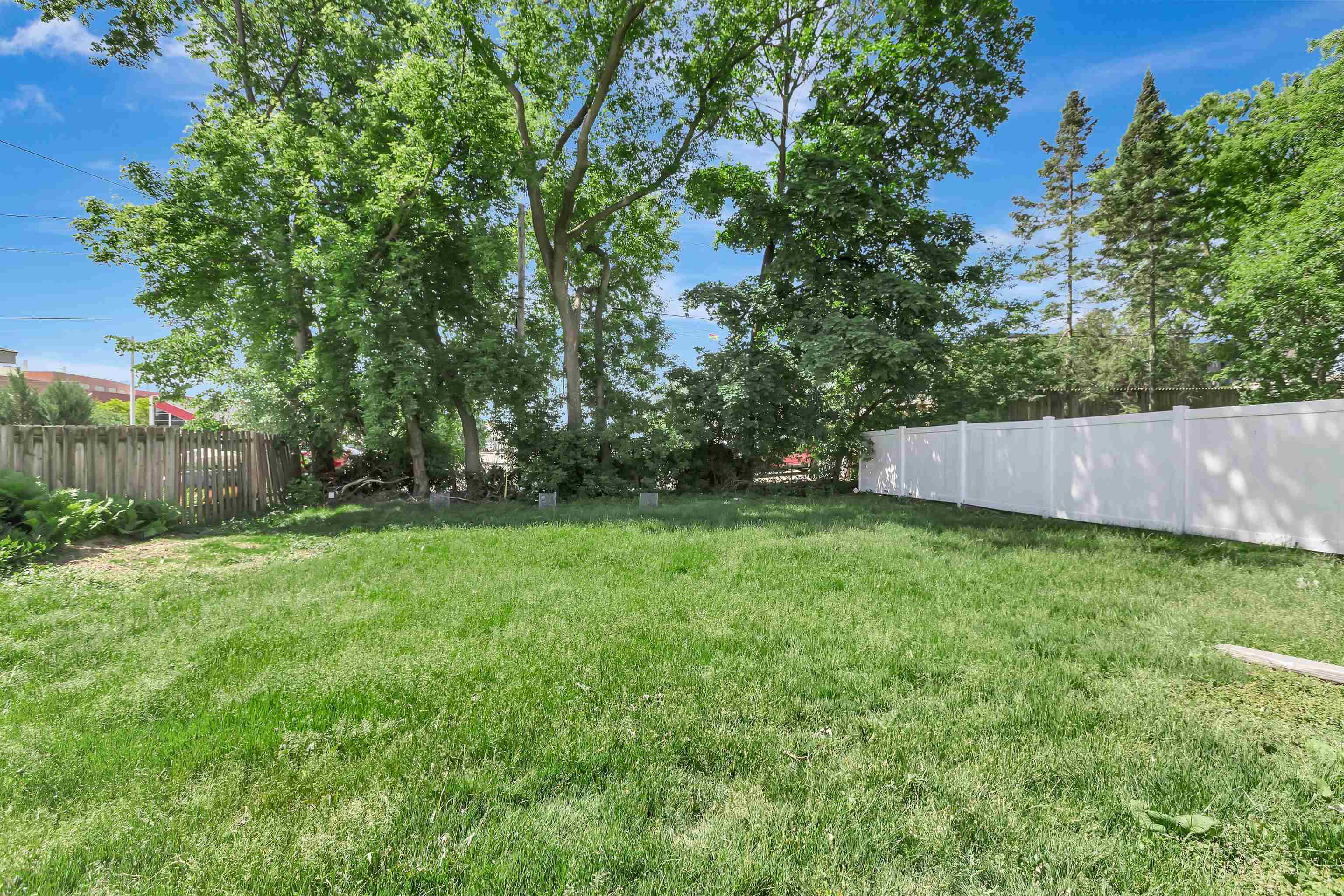 707 East Randall Street Appleton, WI 54911 - Photo 6 of 20