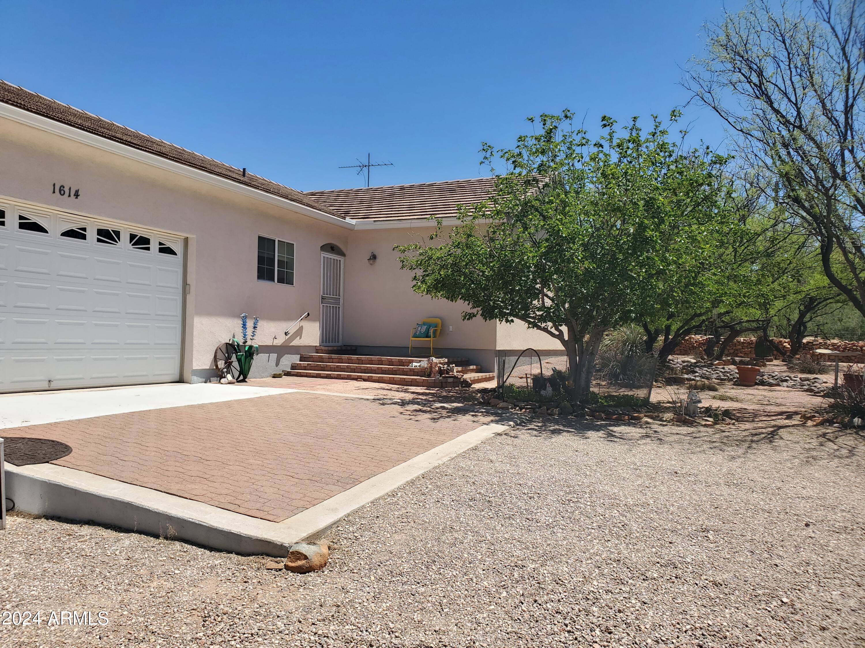 1614 Shea Court, Unit 8 Rio Rico, AZ 85648 - Photo 6 of 49 20240429_120200