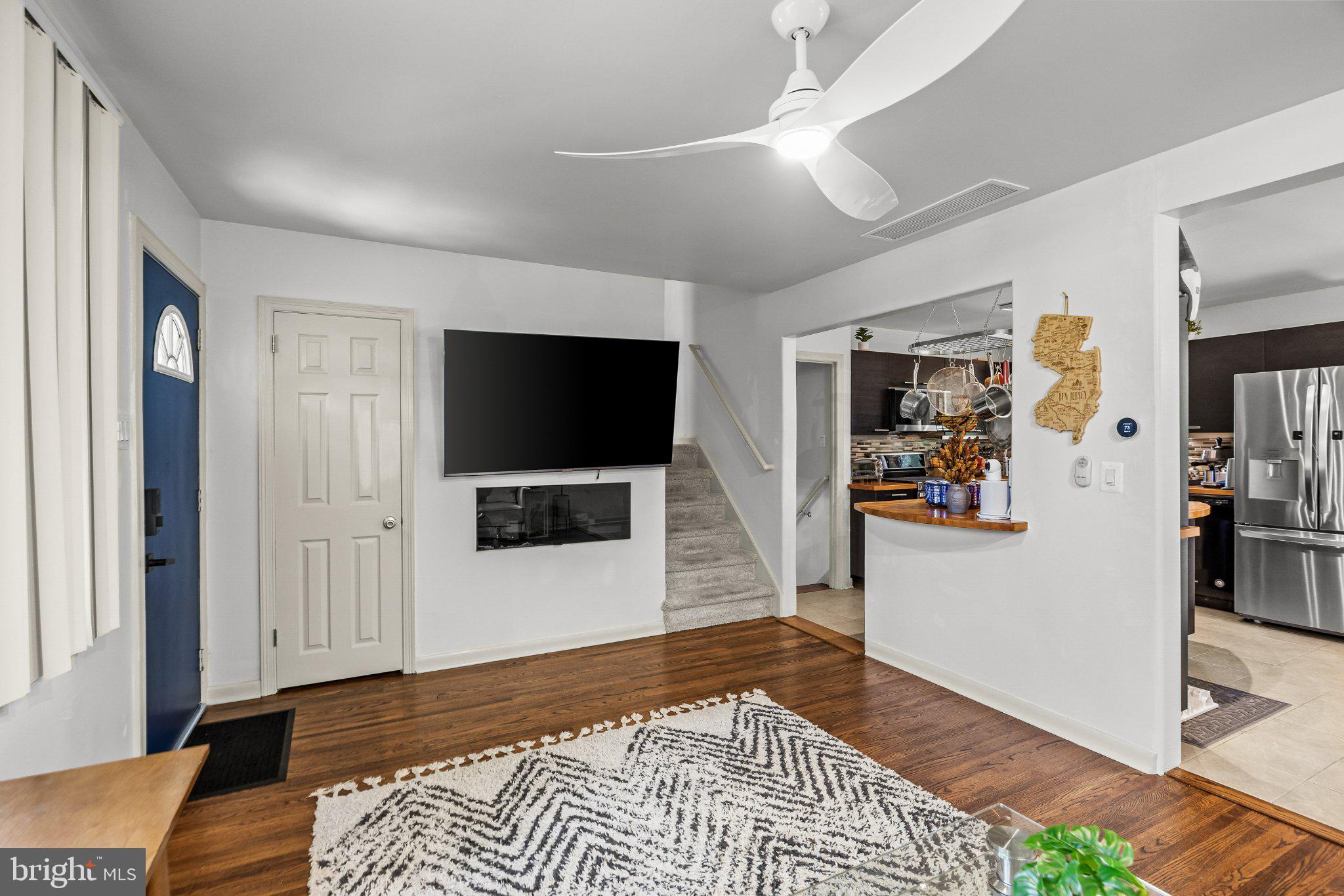 120 North Valleybrook Road Cherry Hill, NJ 08034 - Photo 7 of 27 Living room