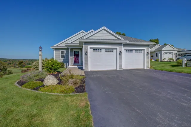 $675,000 | 17 Callaway Drive, Unit 17, Gray, ME 04039