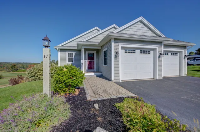 $675,000 | 17 Callaway Drive, Unit 17, Gray, ME 04039