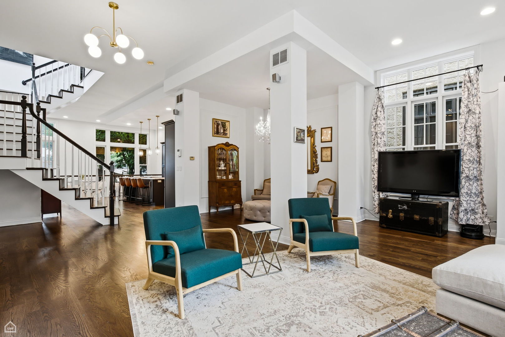 1310 West Roscoe Street Chicago, IL 60657 - Photo 33 of 48