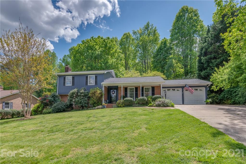 137 Anne Street Rutherfordton, NC 28139 - Photo 3 of 45 a house view with a garden space
