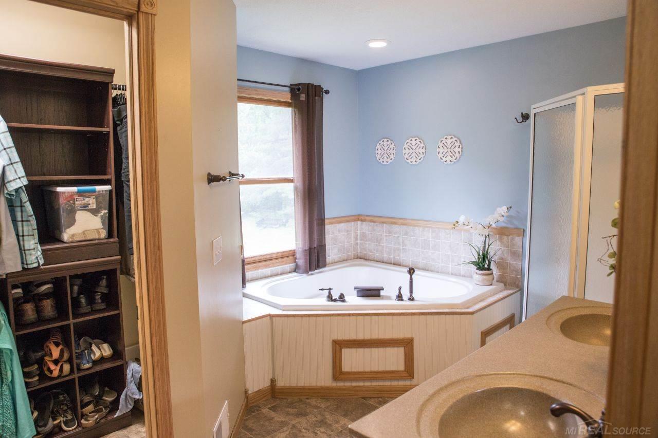 9197 Birch Run Road Millington, MI 48746 - Photo 23 of 41 31384788-22.JPG